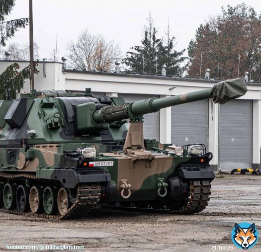 \ud83d\uddde\ufe0f \ud83c\uddf5\ud83c\uddf1 Poland hands over 18 pieces of 155 mm self-propelled howitzers AHS Krab to Ukraine. They have also trained 100 Ukrainian servicemen to operate the howitzers, Polskie Radio reports.  #UkraineRussiaWar #Polanr #Poland
