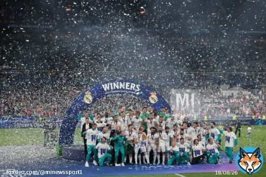 Real Madrid lift the @ChampionsLeague Trophy after a 1-0 win over @LFC in the Stade de France last night (Pics: Pat Scaasi | MI News) #UCLfinal #UCL #LIVRMA #LiverpoolVsRealMadrid #LiverpoolVsRealMadrid
