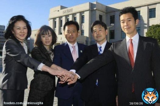 衆議院初当院の時の写真です。お天気は良かったのですが、とても寒い日でした。 あれから10年。所属政党の分党、落選、そして自民党の議員になって２期５年。 長かったようで、あっという間の10年でした。 まだまだこれからも日本の為に頑張ります！