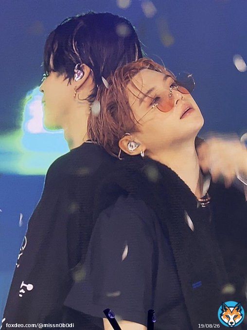 All you toxic army needs to leave this fandom. WE LOVE YOU SUGA WE LOVE YOU YOONGI #ProtectSuga