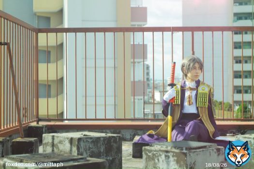 主のログイン、本丸で待てませんでした ｿﾜｯ  刀剣乱舞8周年、おめでとう。  へし切長谷部   @kinacomoko   #刀剣乱舞八周年  cos