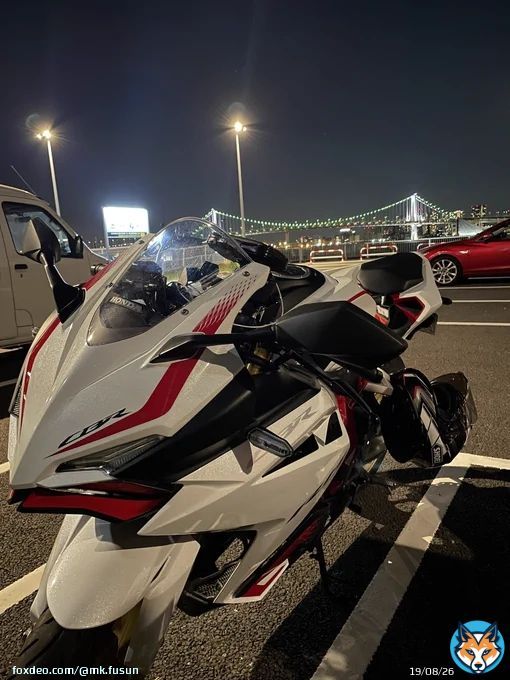 明日から8月なので！  名前︰ふーさん 性別︰ 年齢︰20代 住み︰埼玉 車種︰CBR250RR 好き︰バイク、ゲーム、ラグビー観戦 一言：最近低浮上気味ですがこの夏はいっぱい乗る予定ですよろしくお願いします  #バイク乗りとして軽く自己紹介 #バイク乗りと繋がりたい #バイク女子