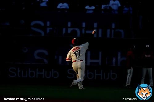エンゼルス #大谷翔平投手 が５回まで１四球のみでノーヒットノーランを継続中です。ここまで球数はわずか67球。完投すれば規定投球回に到達します。  大谷翔平　５回まで７Ｋノーヒッター　第１打席で適時打　15勝目＆35号出るか／速報中