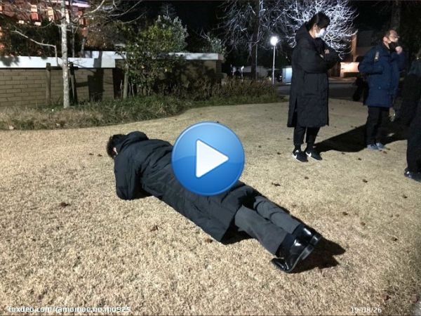 おまけ速報 母が『つよぽん』呼びから 『草彅くん』呼びになってたから どうしたの？って聞いたら施設の皆が 『つよぽんだなんて畏れ多いわよ』と 言われたらしい笑 普段のつよぽんも知っている母も皆に従うしかないらしい普段のつよぽん皆忘れちゃってるのかな？笑 #草彅剛