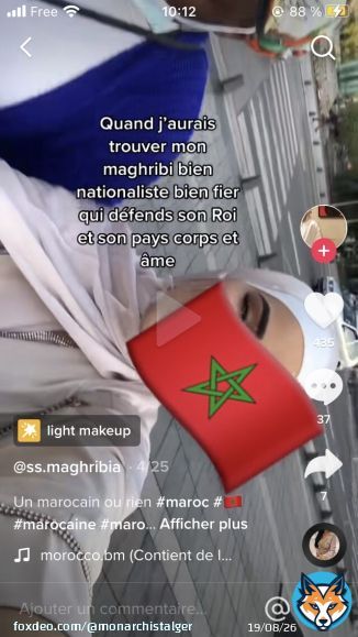 l'hypocrisie a la marocaine , regarder le mec a coté d'elle , c'est pas une légende , elle kiffent vraiment le zeub des sénégalais