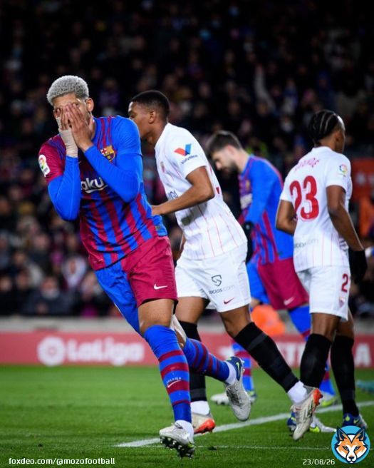 Ronald Ara&uacute;jo against Sevilla:   76 Touches   57 Passes   92% Pass Accuracy   1 Chance Created   2/4 Long Balls   1/2 Dribbles   3/3 Aerial Duels   4/7 Ground Duels   3 Tackles   1 Interception   1 Blocked Shot  OH SO GOOD. #BarcaSevilla #Barcca #FCBSEV