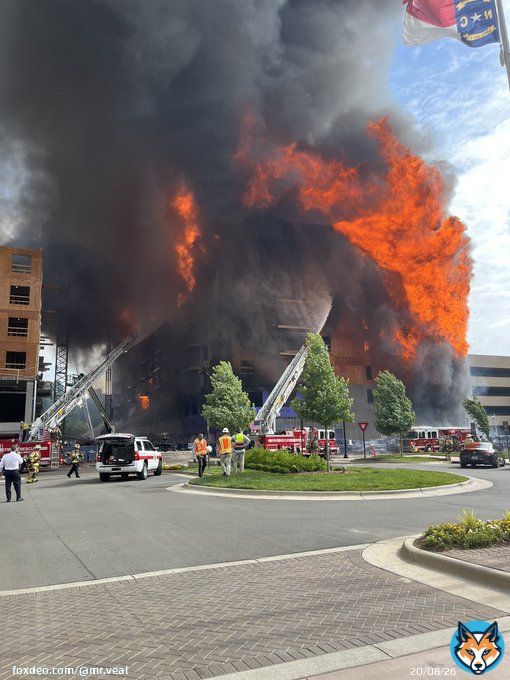 About 100 yards from the #fire in #southpark it was too hot to get any closer #NC #Charlotte
