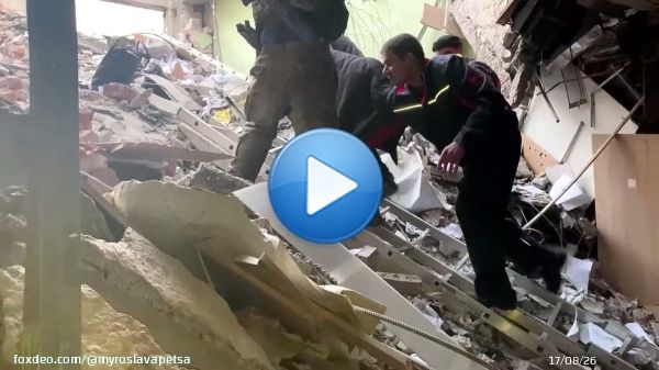 This is how Mariupol civilians emerged from under the Azovstal steel works to flee the ruined city in UN-led evacuation. 100+ women and children were evacuated and are expected to reach Ukraine-controlled Zaporizhia tomorrow morning. Video by MP David Arakhamia via Azov regiment