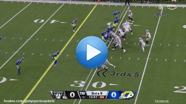 Holy smokes. Davante Adams just made a one-handed grab going up against Jalen Ramsey. Absolutely filthy.