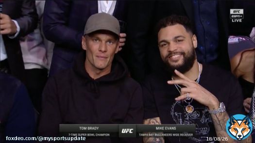 Tom Brady sitting with Mike Evans tonight at #UFC285:
