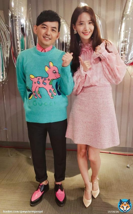 181111 YoonA and emcee Mickey Huang cr 黃子佼's fb (2)    #YOONA_SoWonderfulDayInTaipei
