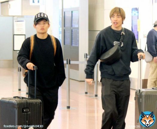日本代表のＦＷ伊東純也、久保建英、堂安律、中村敬斗、ＭＦ鎌田大地、田中碧が同便で帰国した。 #久保建英 #サッカー日本代表