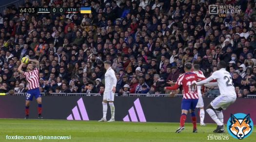 Athletic Madrid is one man down due to a red card. Corrrea #MadridDerby