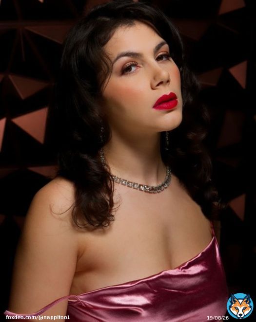 I feel like a pink candy to unwrap  - by @scottnathan -