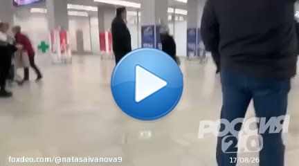 В Калининград вновь прибыл посол Польши в РФ Кшиштоф Краевски!  Его встретил местный житель и напомнил,что Польша идет по пути нацистов!  &laquo;Вы снесли памятники советским воинам-освободителям! Позор полякам!&raquo;