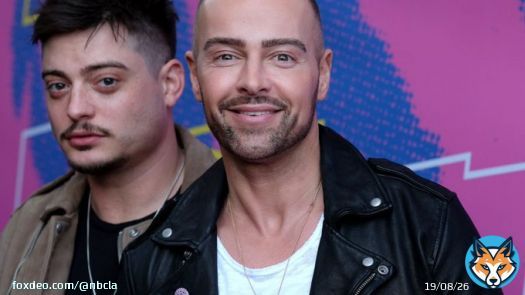 It looks like Rozonda 'Chilli' Thomas and Matthew Lawrence are in perfect harmony.