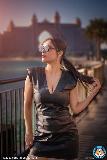 Dubai shoot diaries  with one of my fav @ummadsphotography   Outfit @tanandbrun  Boots @gucci   #Dubai #shoot #dxb #NehaMalik #fashion #posing #Fashionista