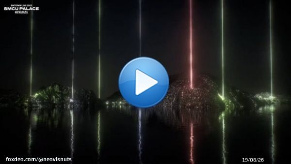 green is nct, silver is exo, aqua blue is shinee, and RED is tvxq, dozen is getting replaced by a tvxq member.