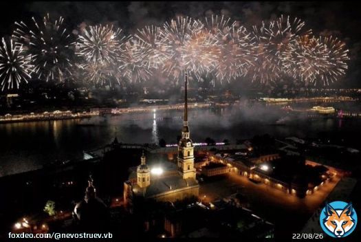 Ко Дню защитника Отечества, 23 февраля, у стен Петропавловской крепости прогремит салют. Начало в 21:00.