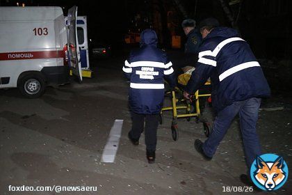 Военкор узнал подробности расстрела семьи в донецкой Макеевке   Военный корреспондент Юрий Котенок раскрыл подробности расстрела семьи из восьми человек в городе Макеевка. По его информации, к массовому убийству причастна группа вооруженных людей п..