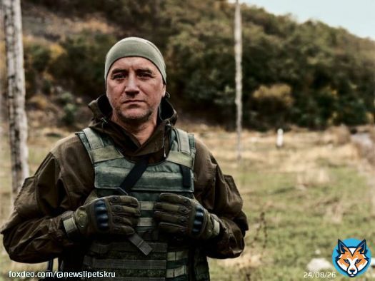 Стали известны подробности возвращения Захара Прилепина добровольцем на Донбасс   Фото писателя и политика, который имеет корни в Липецкой области, в своем телеграм-канале опубликовал его соратник. На нем Захар Прилепин - в воинском снаряжении.