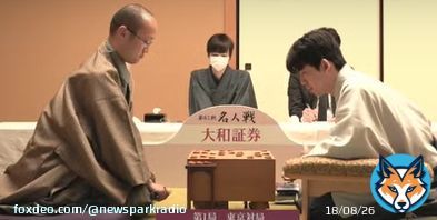 4月6日,名人戦第1局(2日目) 渡辺明名人 VS 挑戦者:藤井聡太竜王 現在81手目を渡辺名人考慮中。(17:36) 後手有利(-379) +【先手】渡辺リード、-【後手】藤井リード 形勢-283→ -379 藤井竜王、渡辺名人の玉の隣に、金を打ち込んだ! 捨て金です。 局面は、終盤戦へ!