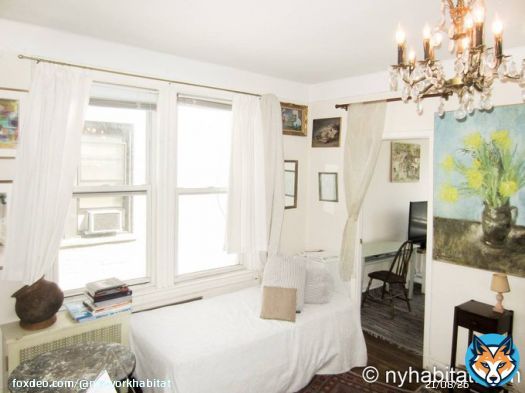This is an apartment share in Astoria, Queens. The bedroom on offer has a queen-size bed and a large window that overlooks a garden.   Head to our website for more information:   #Astoria  #Queens #NYC