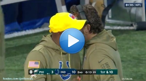 Jeff Saturday and former Colts teammate Reggie Wayne share some sideline words going into the half vs. the Eagles    CBS | Paramount+0:257,169 views