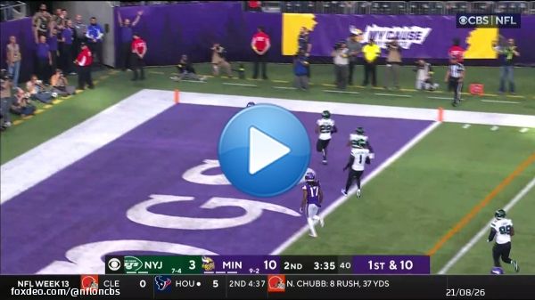 Alexander Mattison almost goes down with critical injury, but is able to revive himself  @Vikings
