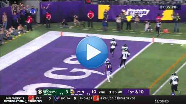 Alexander Mattison almost goes down with critical injury, but is able to revive himself  @Vikings