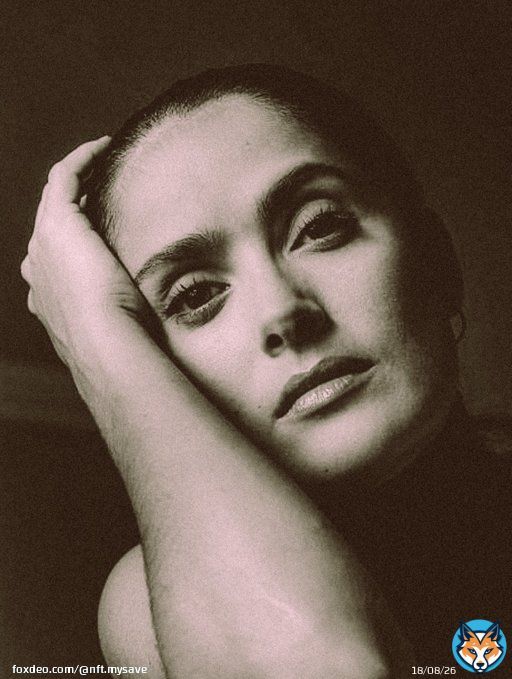 Gm ! I admire the beauty and femininity of Salma Hayek