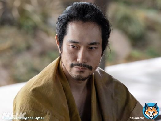 【今夜の'初'登場人物】  \u25c6 徳川勢 \u25c6  #本多正信｟#松山ケンイチ｠  胡散臭く、無責任な進言をする家臣団の嫌われ者。  常識にとらわれない発想で、 家康の小さな野心を刺激する。  やがて天下取りに欠かせない男に。  \u25bc 正信を取り巻く徳川勢を詳しく  #どうする家康