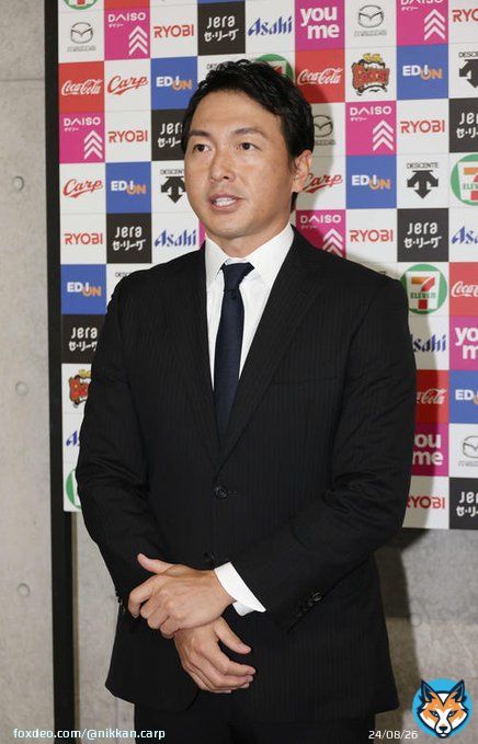 あのチョーさんが泣いた。「広島ファンに&hellip;」「広島ファンは&hellip;」という、質問のたびに瞳を潤ませ、3度目の質問で涙が溢れ出しました。 #カープ #carp #長野久義 #トレード