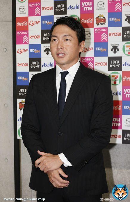 あのチョーさんが泣いた。「広島ファンに&hellip;」「広島ファンは&hellip;」という、質問のたびに瞳を潤ませ、3度目の質問で涙が溢れ出しました。 #カープ #carp #長野久義 #トレード