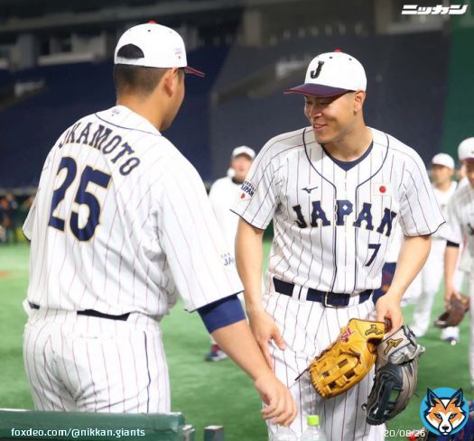 侍ジャパンで交流。  #岡本和真 \u2716\ufe0e #佐藤輝明  #岡本和真 \u2716\ufe0e #森友哉 #岡本和真 \u2716\ufe0e #村上宗隆