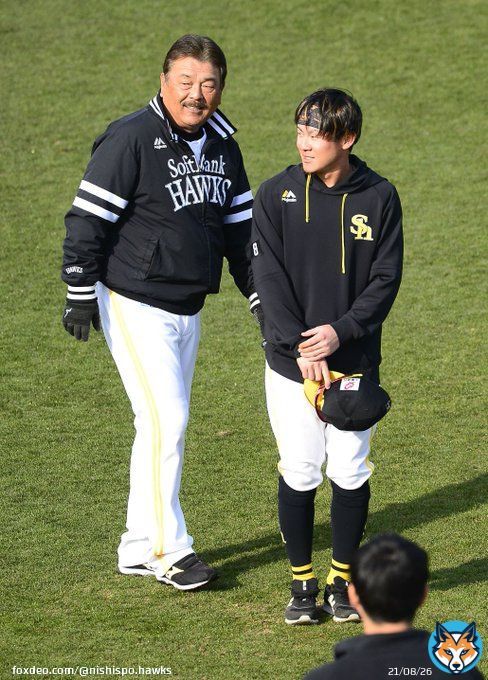 【祝日本代表選出】  WBC日本代表に選出を受け、ナインに報告した #牧原大成 選手(撮影・西田忠信)  #sbhawks #npb #プロ野球 #西スポ #西日本スポーツ #侍ジャパン