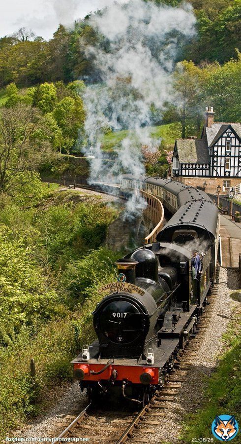 Good morning , for your #SaturdayMorning the #steamfix from the @LlangollenRail from my archives. Have a great day everyone.