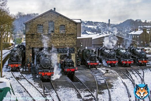 Good morning all, the #Steamfix taken last Saturday at the @WorthValley . 8 , yes 8 locomotives all in steam. One is behind 44871 on the left . Wow , an amazing sight I set off at 0600 to capture. The people who made this happen deserve tremendous credit . Have a great day.
