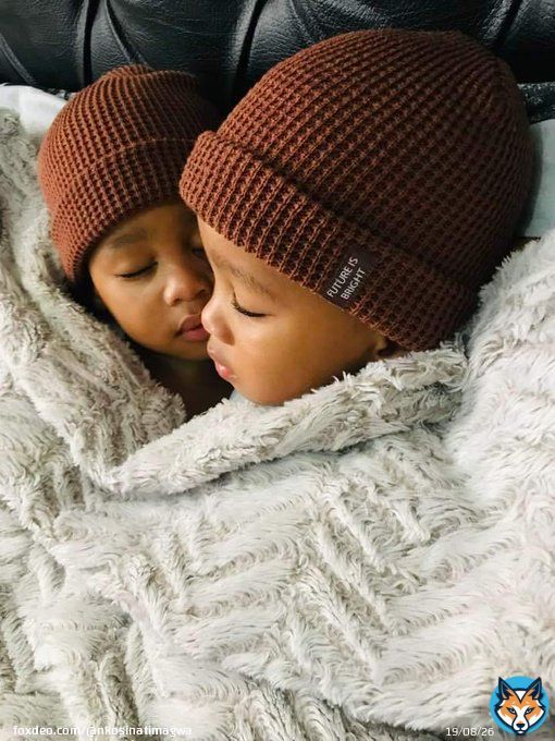 The cutest pic you'll see today    #MothersDay #GroupChatMama Wydad #Sundows Zwane #uMjoloWithAzola South Africa #DateMyFamily #Sizokuthola #Sizokthola Amapanyaza Ramaphosa #DrNandiphaMagudumana Thabo Bester #SenzoMeyiwatrial