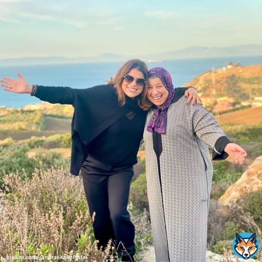انا والغالية امي كنتمناوا لكم ذكرى مولد نبوي مباركة، اعادها الله عليكم بموفور الصحة والسعادة والطمأنينة، حفظكم الله وذويكم من كل مكروه وحفظ الله بلدنا الغالي &hearts;️&hearts;️&hearts;️. #مولد_النبي #morroco #actriz #art #mother #motherdaughter #احبكم_متابعيني &hearts;️&hearts;️&hearts;️\ud83c\udf39\ud83c\udf39\ud83c\udf39
