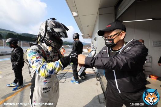 スーパー耐久富士24時間レース、本日15:00スタートです 水素カローラ32号車をドライブするドライバーはラリードライバーが多いんです 僕は足を引っ張らないように頑張るのみです。 ルーキーレーシング の応援をお願いいたします