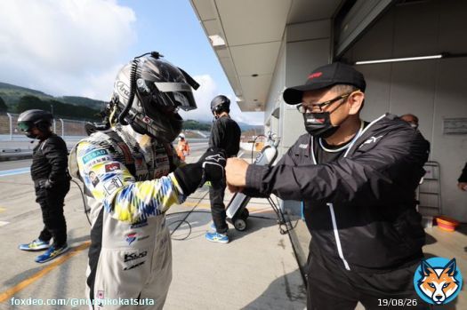 スーパー耐久富士24時間レース、本日15:00スタートです 水素カローラ32号車をドライブするドライバーはラリードライバーが多いんです 僕は足を引っ張らないように頑張るのみです。 ルーキーレーシング の応援をお願いいたします