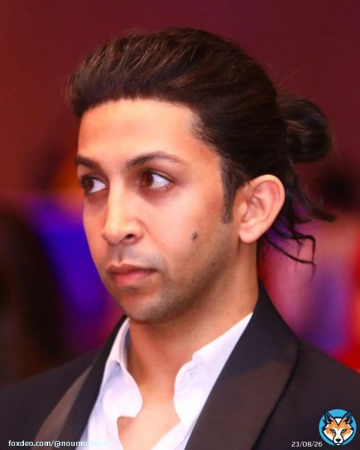 النجم هشام جمال من حفل تكريم مسلسل في بيتنا روبوت 2 \u2764.  @HishamGamalBB