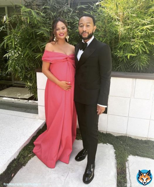 Chrissy Teigen and John Legend have welcomed their baby into the world  congrats!
