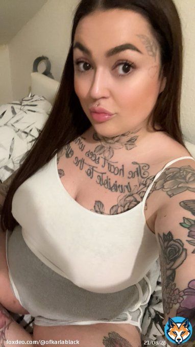 good morning twitter    who&rsquo;s looking forward to wet-tshirt-wednesday?    can&rsquo;t wait to get home from work and have a hot shower!   link below and in bio for 20% off. support your girl and subscribe. responsive to messages, frequent uploads and requests taken