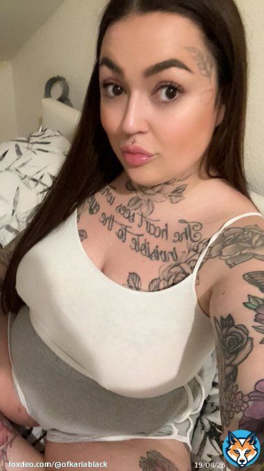 good morning twitter    who&rsquo;s looking forward to wet-tshirt-wednesday?    can&rsquo;t wait to get home from work and have a hot shower!   link below and in bio for 20% off. support your girl and subscribe. responsive to messages, frequent uploads and requests taken