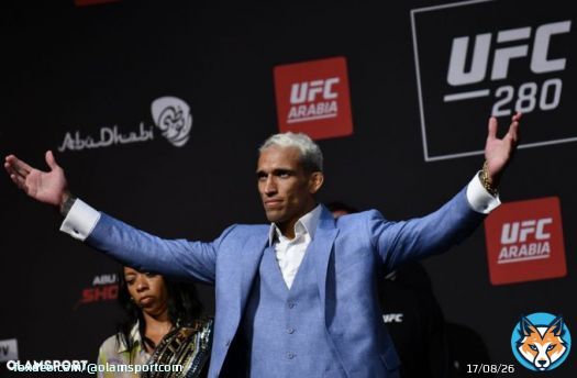 UFC 289. Чарльз Оливейра - Бэнил Дариуш жанги муддатидан аввал якунланди