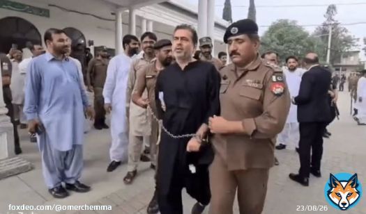 The desperation of the arrests is showing ! Jungle law prevailed!!! We are with you!! @ImranRiazKhan  Allah is with you... @MrsImranRiaz  #امپورٹڈ_آئے_دہشگردی_لائے #عمران_ریاض_خان_کو_رہا_کرو  #SheikhRasheed #پاکستان_میں_جنگل_کا_قانون