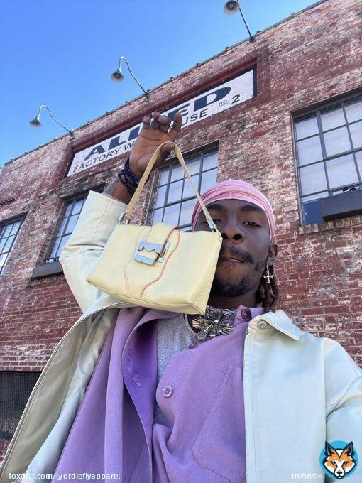 Real men carry purses