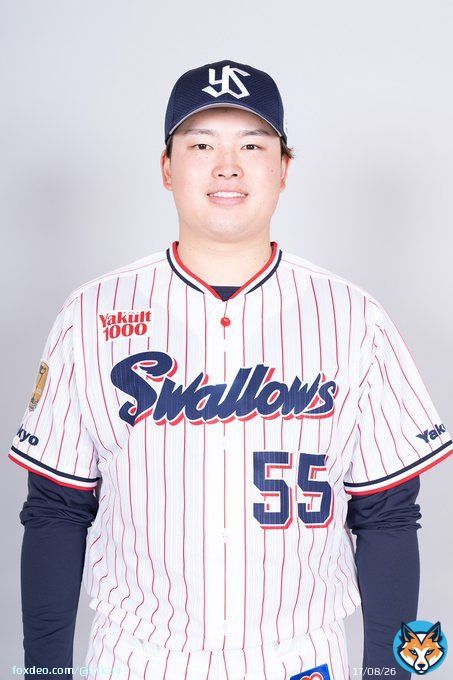 2022年新語・流行語大賞 年間大賞は《#村神様》  大賞 村神様  トップテン キーウ きつねダンス 国葬儀 宗教2世 知らんけど スマホショルダー てまえどり Yakult1000／ヤクルト1000 悪い円安  特別賞 青春って、すごく密なので   ノミネート30語＆解説   #流行語大賞
